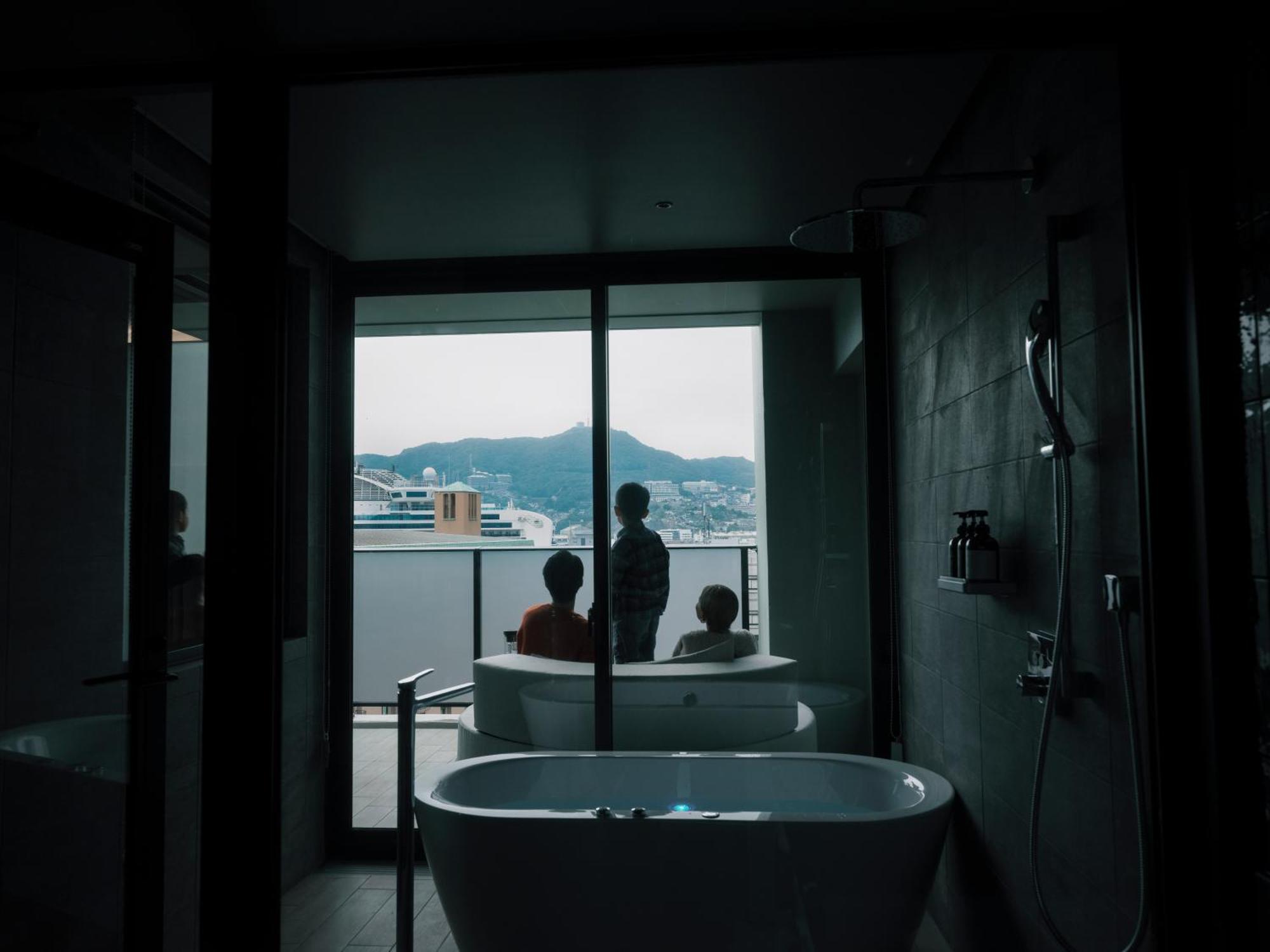 Fav Lux Nagasaki Hotel Bagian luar foto